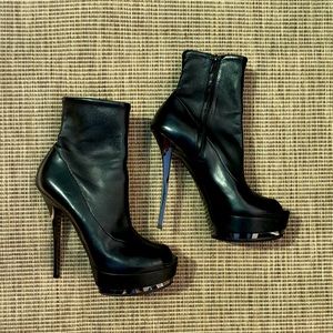 Gucci Black Leather Ankle Boot 10